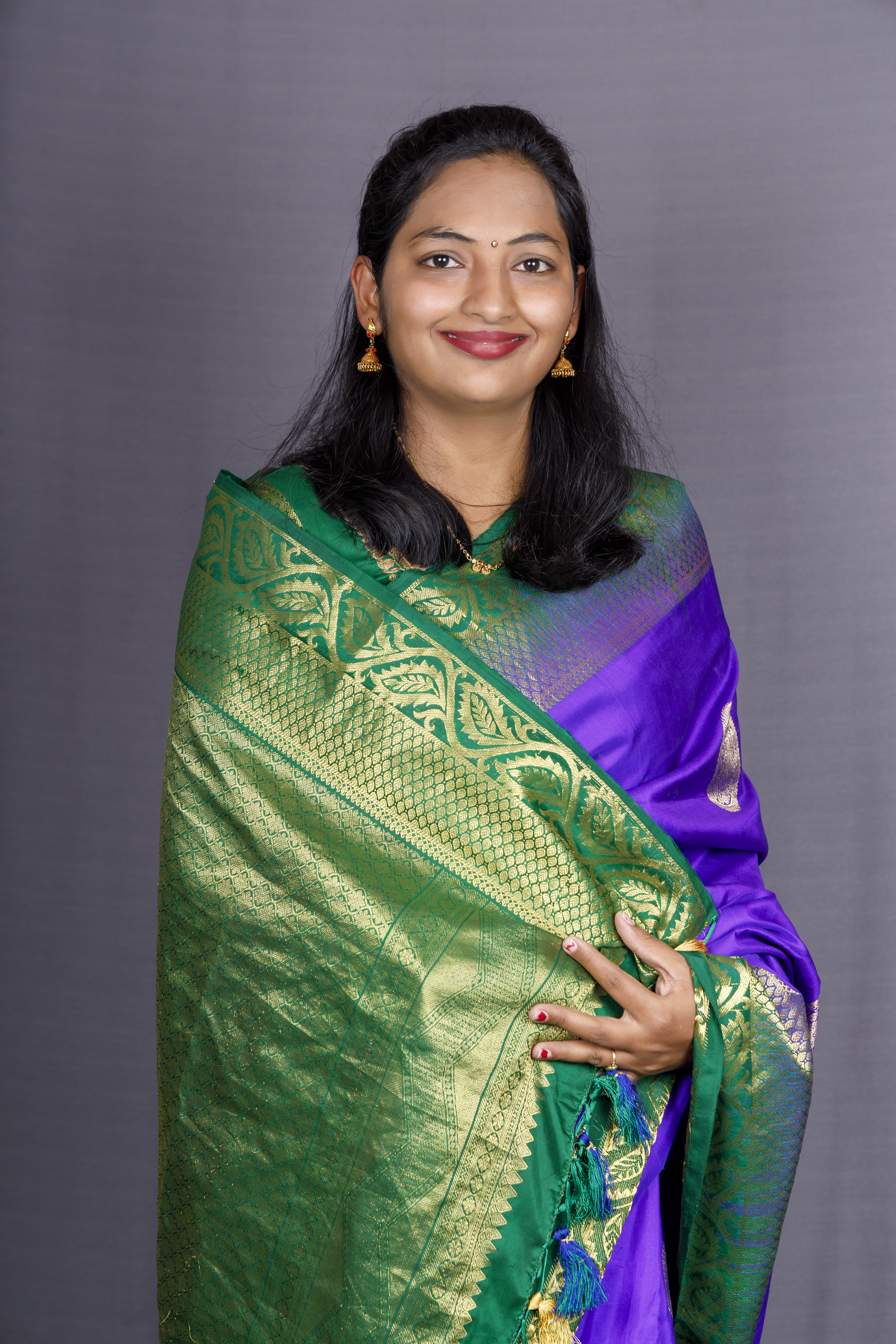 सौ. मनीषा विवेक खिलारी