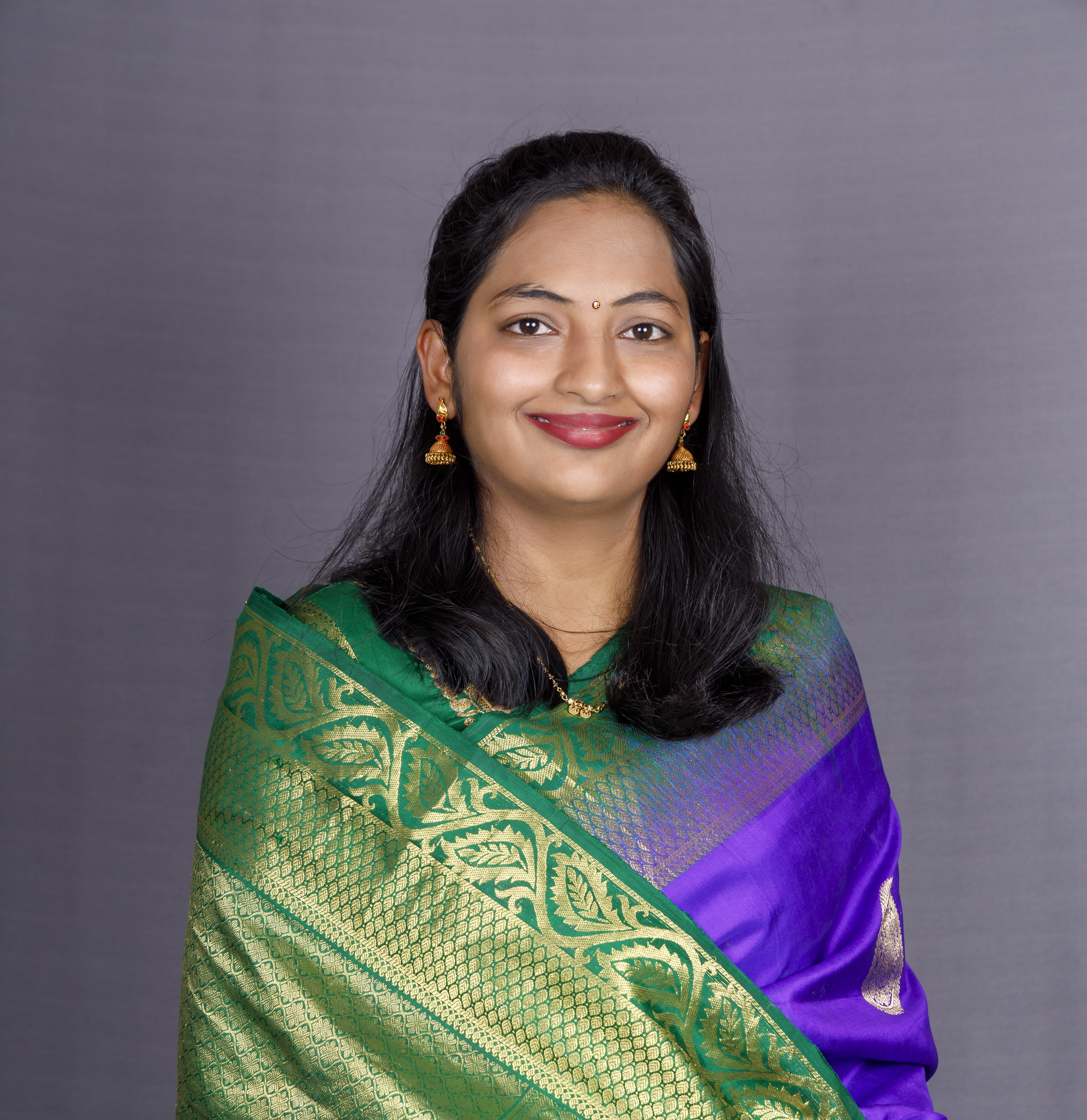 सौ. मनीषा विवेक खिल्लारी